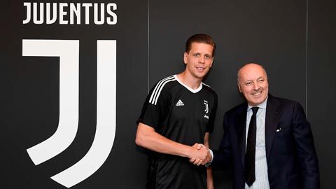 VIDEO: Szczesny hát 'Love Yourself' cực hay trong phòng tập 