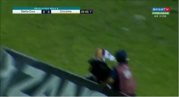 VIDEO: Pha ăn mừng có 1-0-2 của cầu thủ Brazil