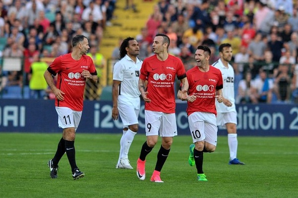 Highlights: Berbatov All Star 3-3 Figo All Star
