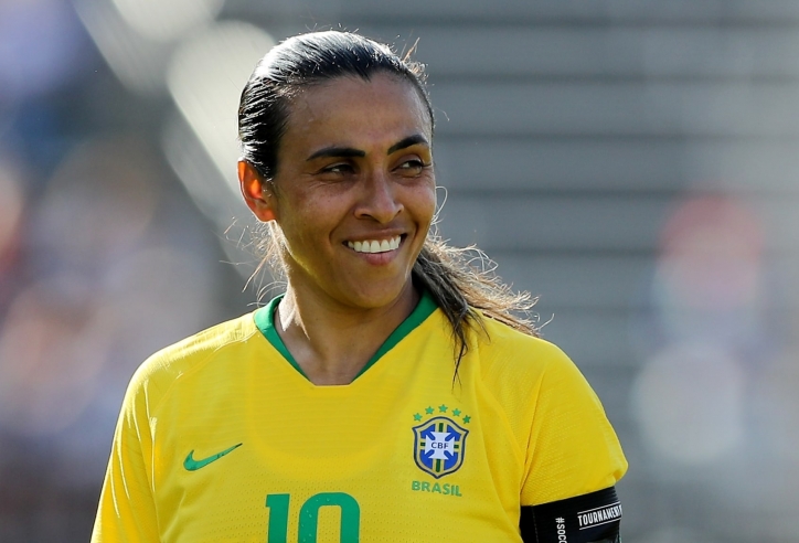 Ronaldinho phiên bản nữ phá kỷ lục World Cup của Klose 