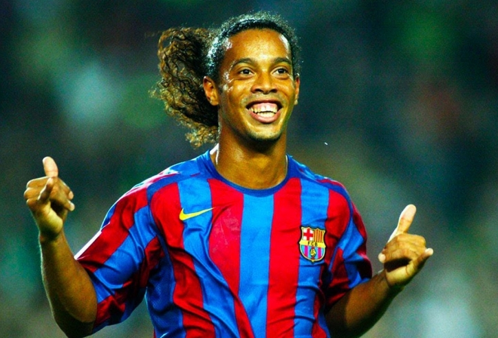 Huyền thoại Ronaldinho quyết định “cực sốc” ở tuổi 39