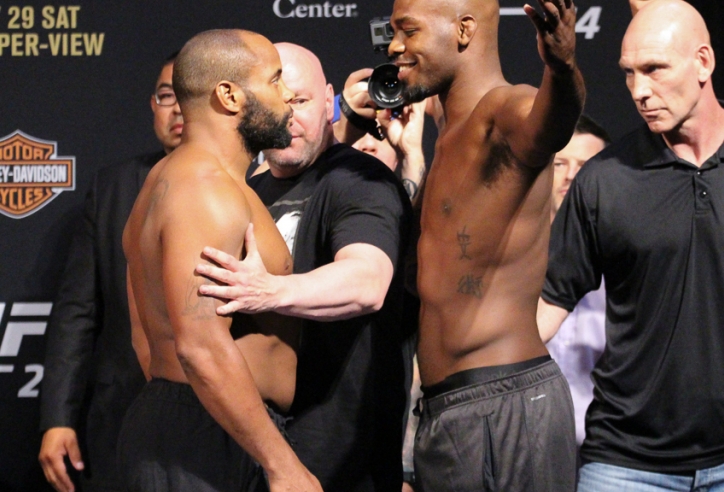 Jon Jones sẽ không 'ban ơn' trận tranh đai cho Daniel Cormier 