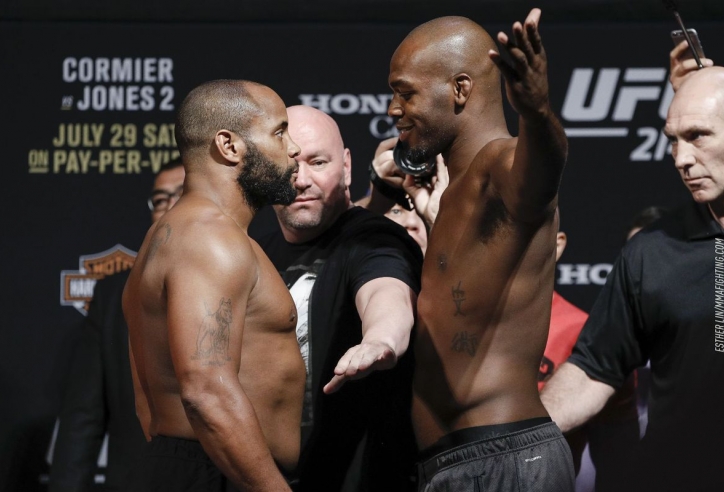 Jon Jones và Daniel Cormier khẩu chiến ác liệt khi nghi án chất cấm quay lại