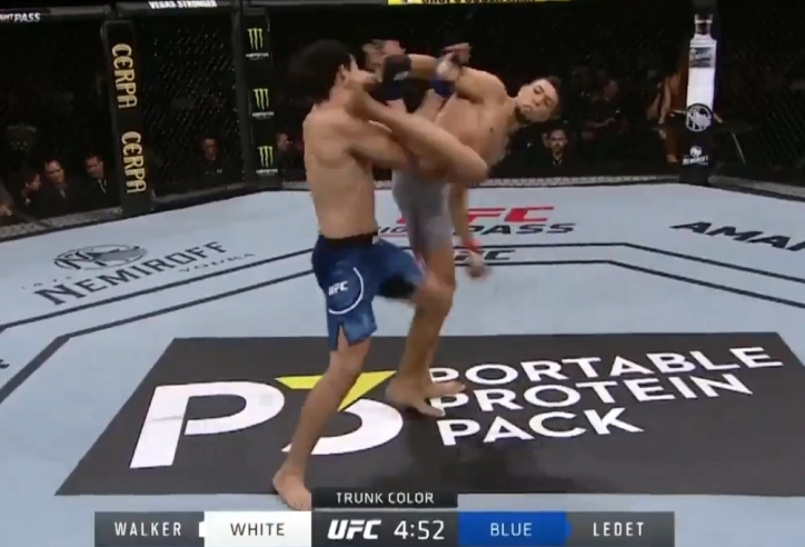 VIDEO Johny Walker tung combo 'lốc xoáy', knockout đối thủ chỉ sau 15 giây