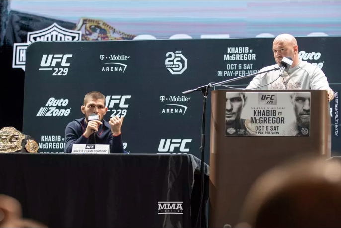 Dana White cảnh báo ngôi vô địch của Khabib nếu 'ngồi ngoài' quá lâu
