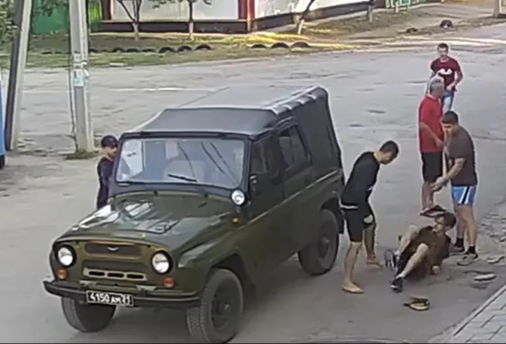 VIDEO Say xỉn và tấn công nhân viên quân đội, nhà vô địch Boxing nhận án 6 năm tù