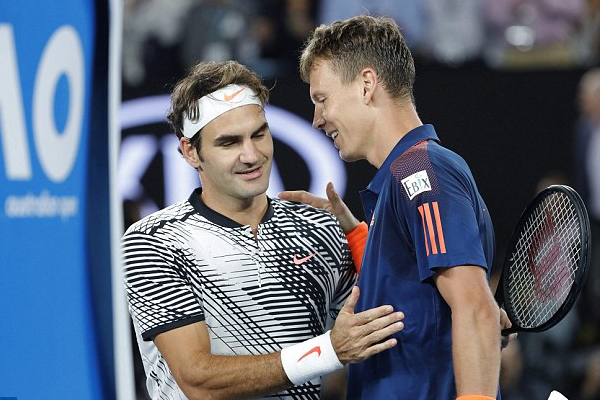 Federer tốc hành vào vòng 4 Australian Open gặp Nishikori