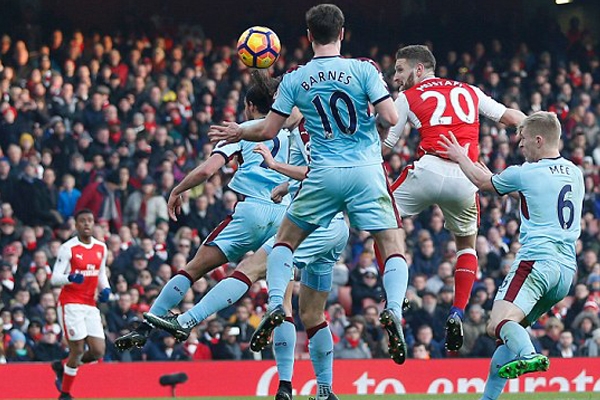Thắng nghẹt thở Burnley, Arsenal leo lên ngôi nhì bảng