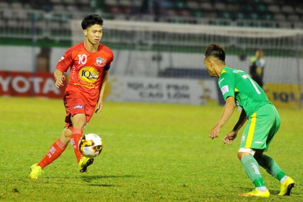 HLV HAGL khen ngợi các học trò sau trận thắng Cần Thơ
