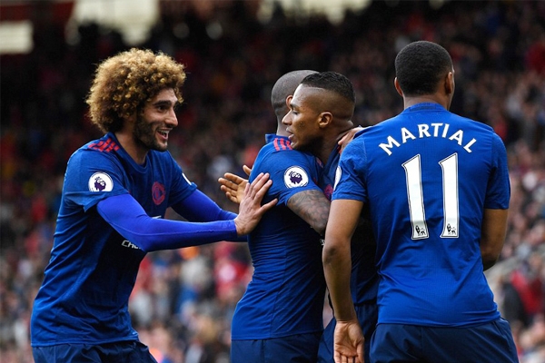 Báo chí Anh nể phục Mourinho và Man Utd