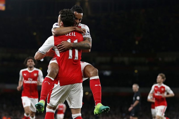 Arsenal đẩy MU xuống vị trí thứ 6 sau trận thắng đậm
