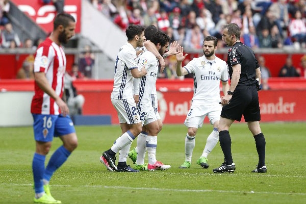 Isco ghi bàn phút cuối, Real giành 3 điểm trước Gijon