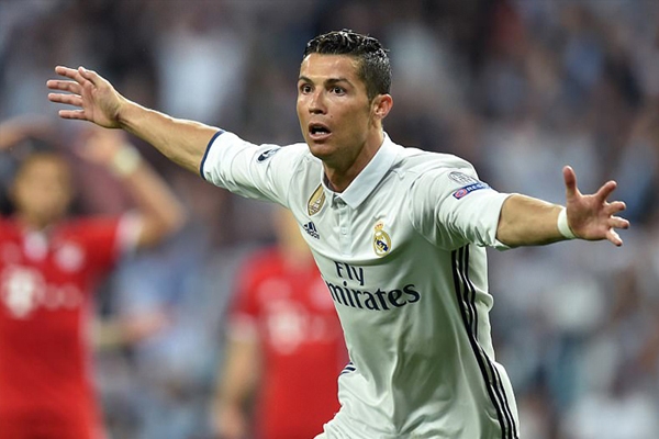 Cầu thủ Barca 'cạn lời' với bàn thắng của Ronaldo