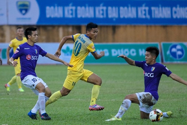 Kết quả, BXH sau vòng 21 V-League: Mưa bàn thắng và ngôi đầu đổi chủ