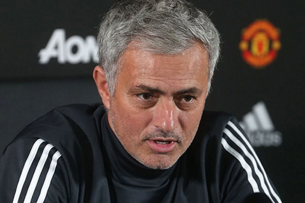 Bị chỉ trích, Mourinho chỉ ra lỗi lầm khó tin của mình