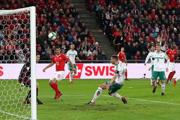 Đội đầu tiên ở châu Âu vượt qua vòng play-off, giành vé dự World Cup 2018