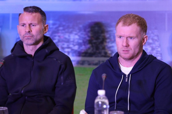 Paul Scholes đặc biệt ấn tượng với 2 cầu thủ của PVF