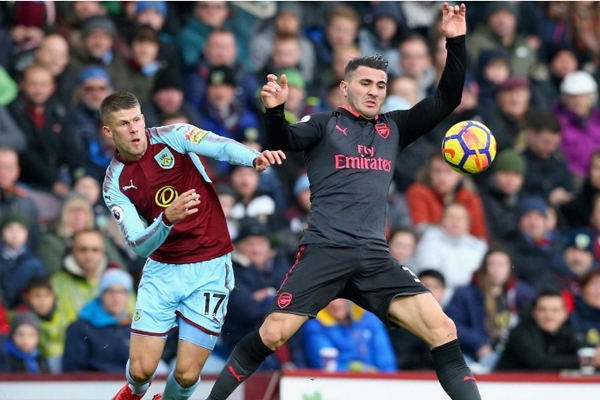 Ghi bàn phút bù giờ, Arsenal thắng nghẹt thở Burnley