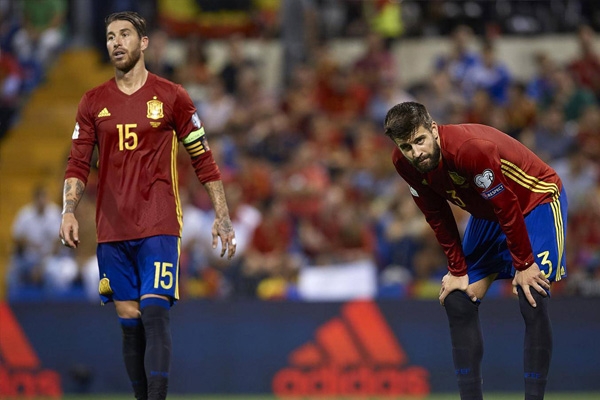 NÓNG: TBN nguy cơ bị loại, Italy sống lại hi vọng dự World Cup
