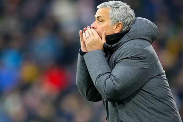 Chuyển nhượng 31/1: Mourinho công khai muốn 1 ngôi sao ở lại
