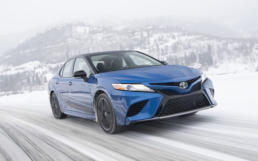 Toyota Camry AWD 2020 chốt giá khởi điểm chỉ từ 26.370 USD