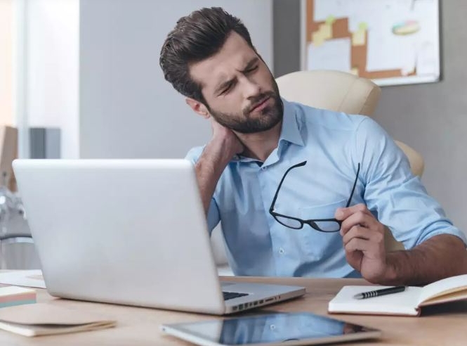 5 động tác 'cổ' giúp giảm đau mỏi hiệu quả