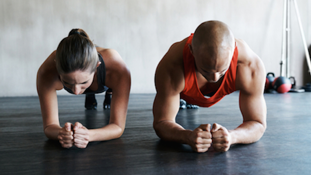 Nên giữ plank trong bao lâu để giảm mỡ bụng?
