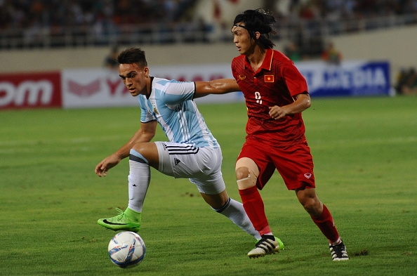Lautaro Martinez: Từ pha gãy mũi ở sân Mỹ Đình đến tấm vé dự World Cup 2018