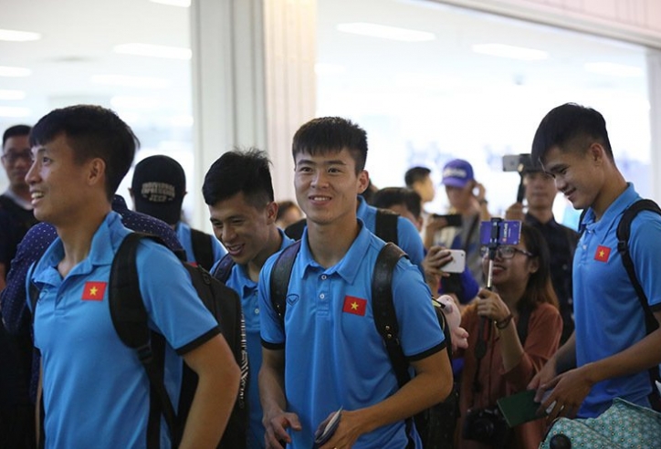 Tuyển thủ Việt Nam bực mình vì bị hỏi xin vé xem Malaysia