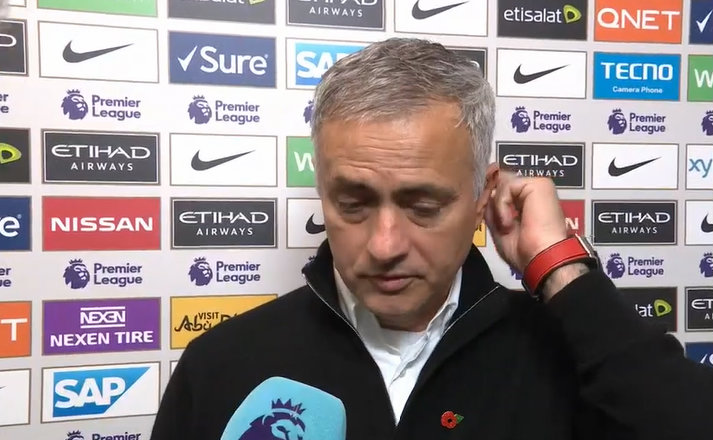 HLV Mourinho đổ lỗi cho các học trò sau trận thua Man City