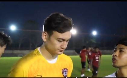 VIDEO: Đặng Văn Lâm trải lòng sau 2 tuần ăn tập tại Muangthong