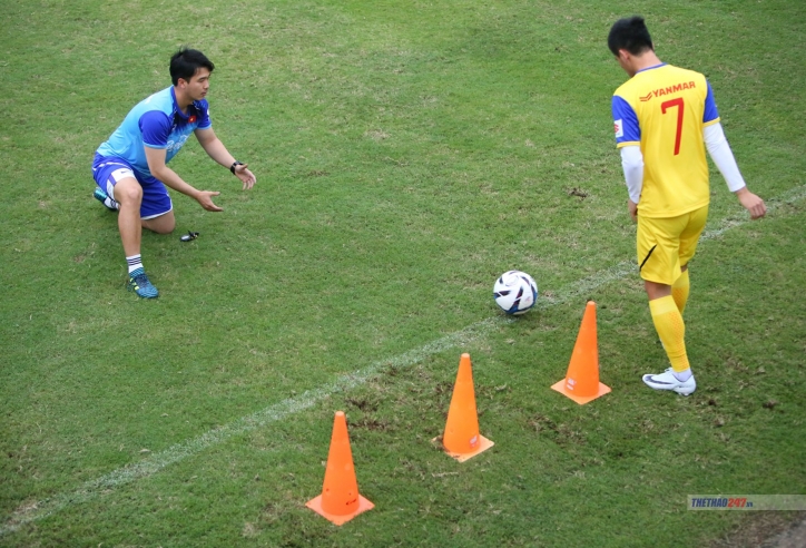 VIDEO: HLV Park thực hiện 3 sự thay đổi sống còn để U23 VN hạ Thái Lan, Indonesia