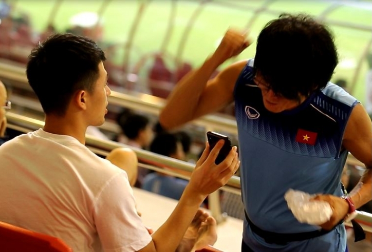 Bác sĩ Choi dọa 'đấm' Duy Mạnh qua facetime của Trần Đình Trọng