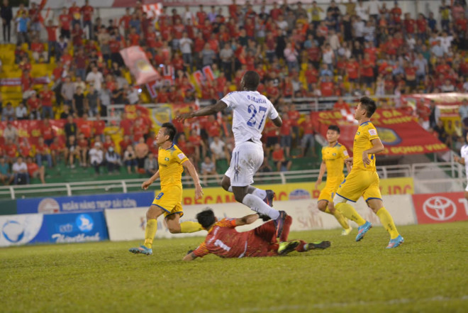 Highlights: TPHCM 2-2 SLNA (Vòng 16 V-League 2017)