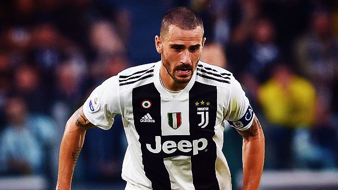 Bonucci tái hiện lại hình ảnh nổi tiếng của Sergio Busquets