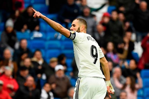 Benzema tỏa sáng, Real chiến thắng nhọc nhằn 