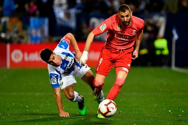 Benzema lập công, Real hòa thất vọng trên sân khách