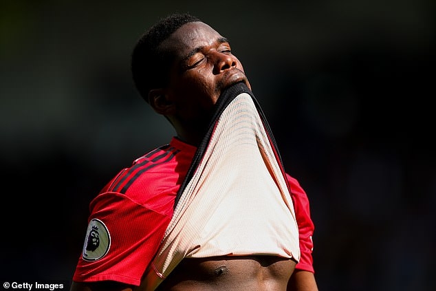 MU vuột mất top 4, Pogba và Sanchez nhận thêm tin dữ