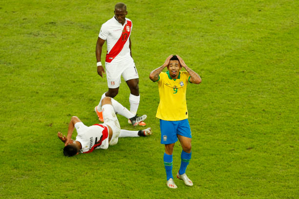 VIDEO: Jesus khóc nức nở vì bị đuổi trong ngày Brazil xưng vương