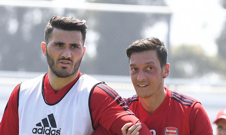 Trước vụ Kolasinac - Ozil, sao Juventus từng đấm 'vỡ mặt' kẻ cướp 