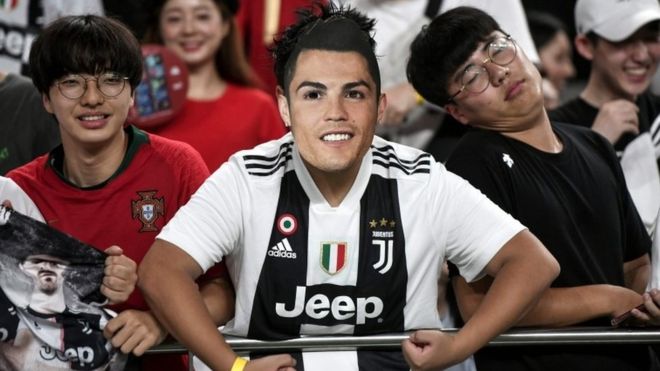 VIDEO: Pha ngả bàn đèn đến Ronaldo, Ibrahimovic cũng chào thua