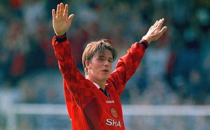 Nổi tiếng sau 1 đêm nhờ tái lập 'siêu phẩm để đời' của Beckham