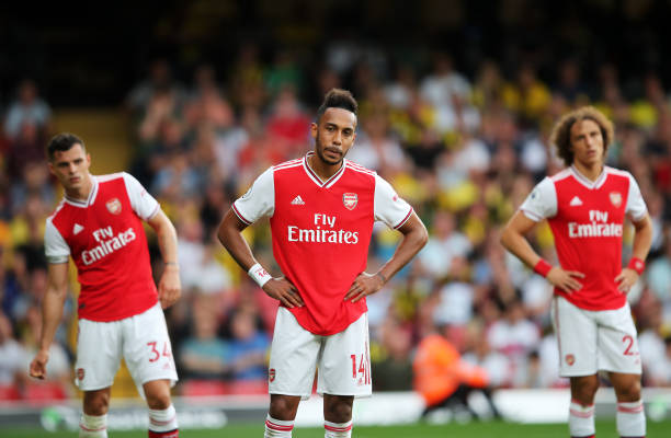 Arsenal hòa như thua trong ngày hàng thủ thay nhau mắc lỗi 