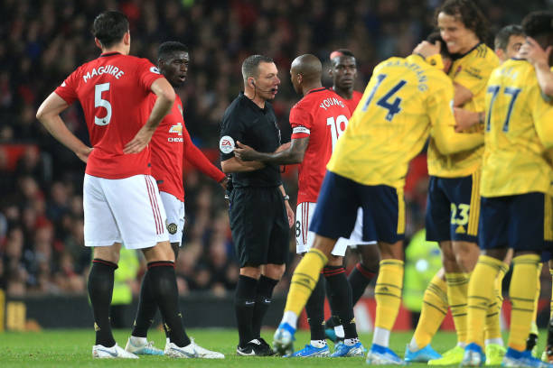 VAR vào cuộc, MU đánh rơi 2 điểm trước Arsenal 
