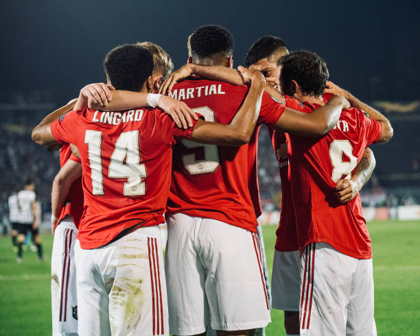 MU nhọc nhằn chiếm ngôi đầu ngay tại pháo đài Partizan 