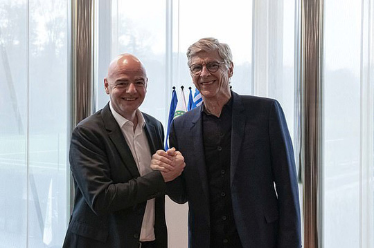 HLV Wenger chính thức xác định xong tương lai