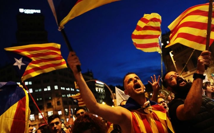 Barca - Real phải cải trang để đá Siêu kinh điển 