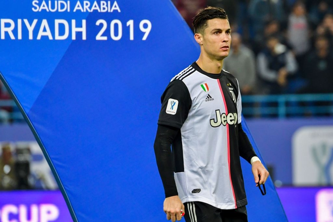 Ronaldo hành động xấu xí trong ngày Juventus mất chức vô địch