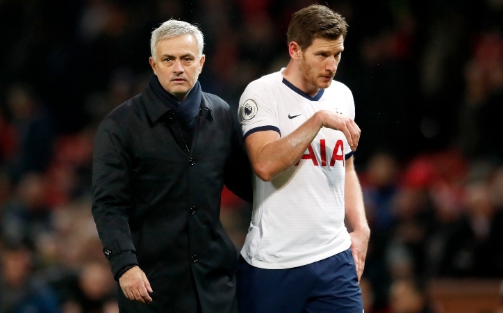Hoà thất vọng, HLV Mourinho đổ lỗi cho quả bóng