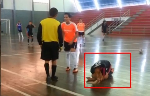 VIDEO: 'Neymar phiên bản nữ' diễn kịch hay hơn cả đá bóng